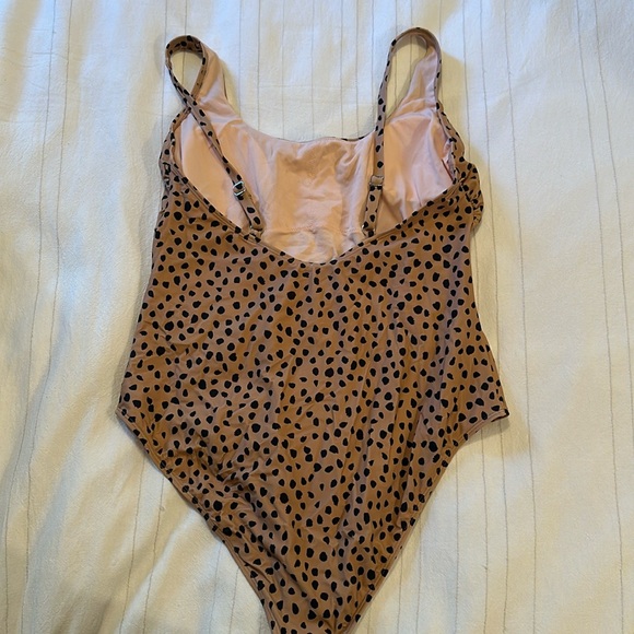 CUPSHE swimsuit - Picture 1 of 2